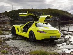 Trò chơi Mercedes-Benz SLS E-Cell Puzzle trực tuyến