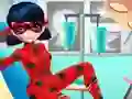 Trò chơi Dotted Girl Ambulance For Superhero trực tuyến